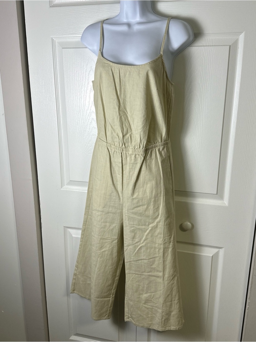 DAVI & DANI Light Beige Sleeveless Wide-Leg Jumpsuit